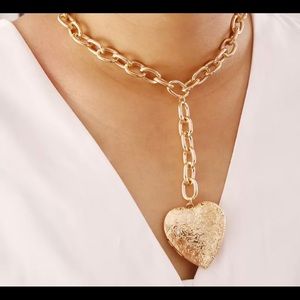 ❤️💕Gold Metal Carved Heart Pendant Necklace 💕